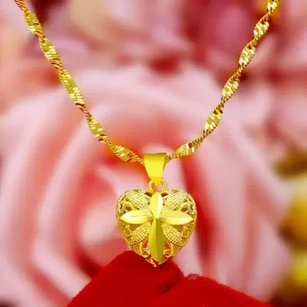 (عقد قلب الهالة الذهبية) Gold Aura Heart Necklace - Souq Sahara