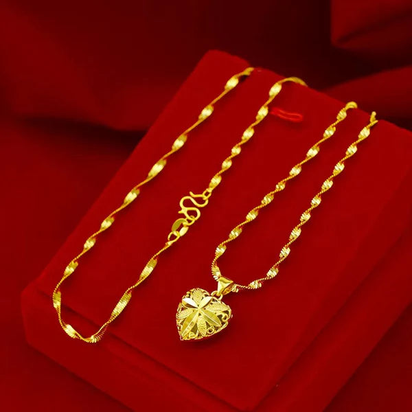 (عقد قلب الهالة الذهبية)  Gold Aura Heart Necklace